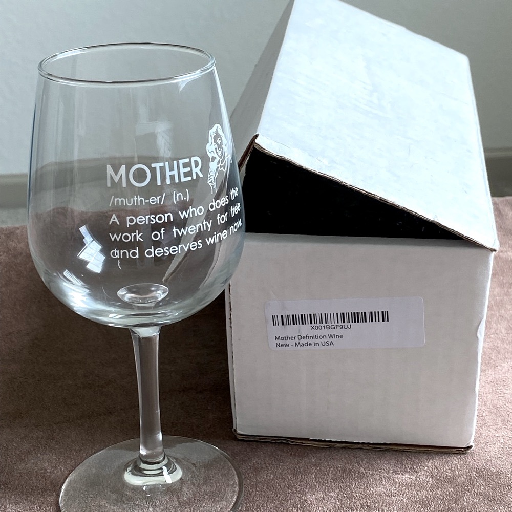 Mother’s Wine Glass for that special Mom for any occasion.  NWT and Box.  Gift